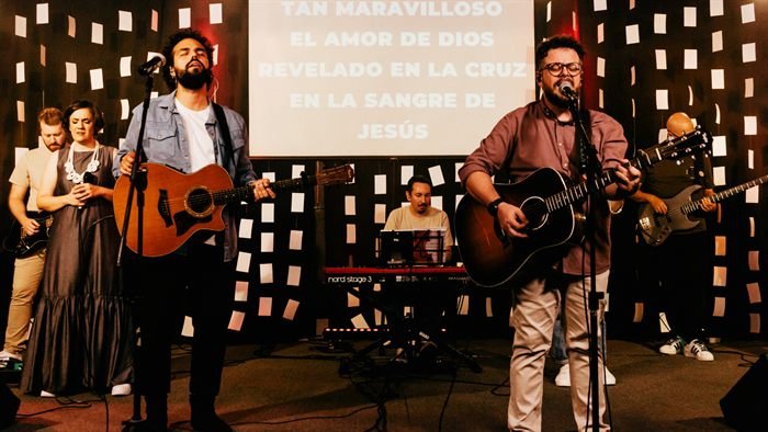 Rapha Sousas na gravação de «Te Adoro En Asombro».