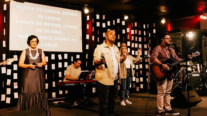 Thiago Grulha na gravação de «Ocupa Tu Lugar».